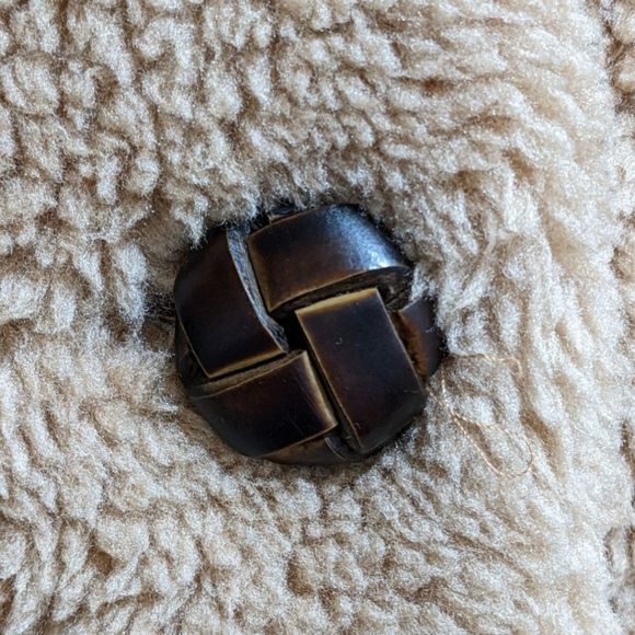 LIKE NEW ZARA Women's Camel Tan Teddy Coat Size M - Picture 9 of 11